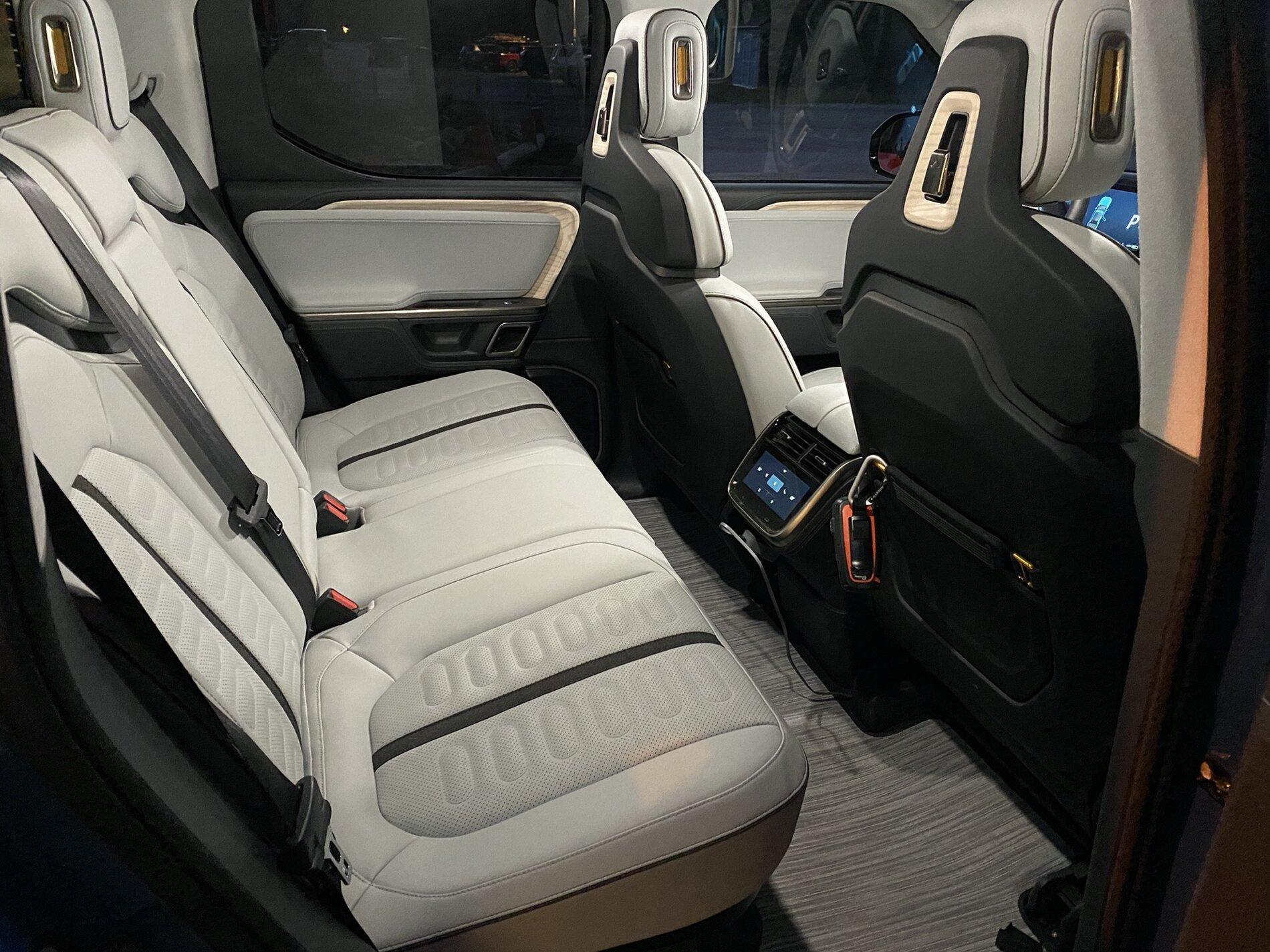 Rivian R1T R1S OCEAN COAST Rivian Interior Photos Greencarreport_OC_1