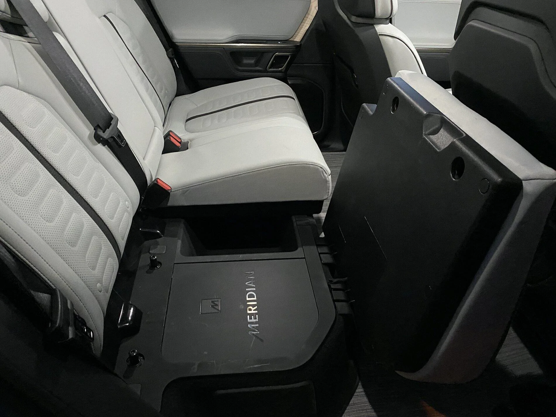 Rivian R1T R1S OCEAN COAST Rivian Interior Photos Greencarreport_OC_2