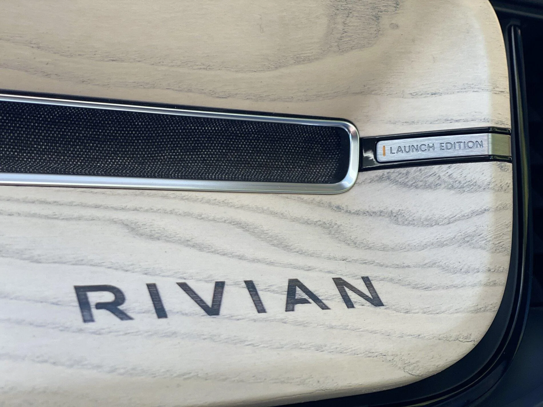 Rivian R1T R1S OCEAN COAST Rivian Interior Photos Greencarreport_OC_3