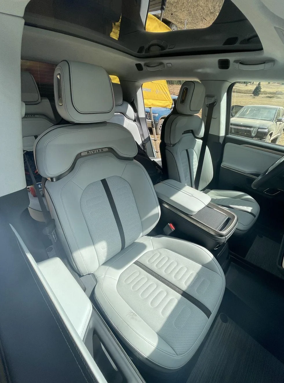 Rivian R1T R1S OCEAN COAST Rivian Interior Photos Gear_Petrol_OC_2