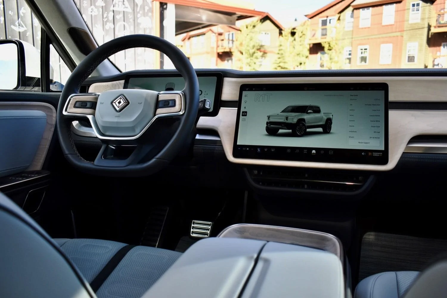 Rivian R1T R1S OCEAN COAST Rivian Interior Photos 2022-rivian-r1t-interior-1500x1000