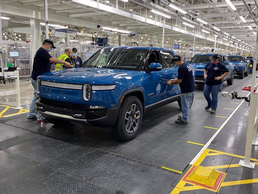 Rivian R1T R1S Another retail customer R1T delivery!? a Rivian Blue R1T IMG951573_20210930_224820