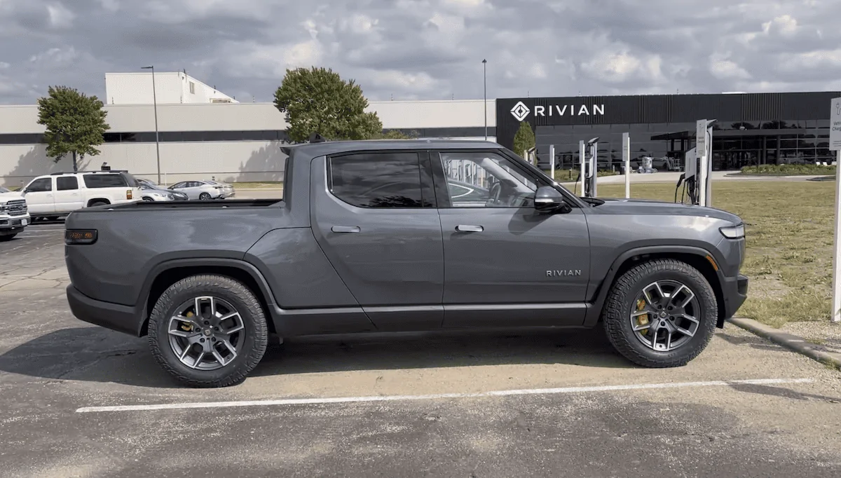 Rivian R1T R1S El CAP GRANITE Rivian Photos rivian-r1t-el-cap-granite-1-png