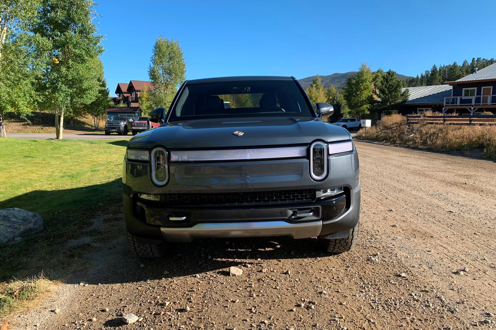 Rivian R1T R1S El CAP GRANITE Rivian Photos Rivian R1T El Cap Granite color 2
