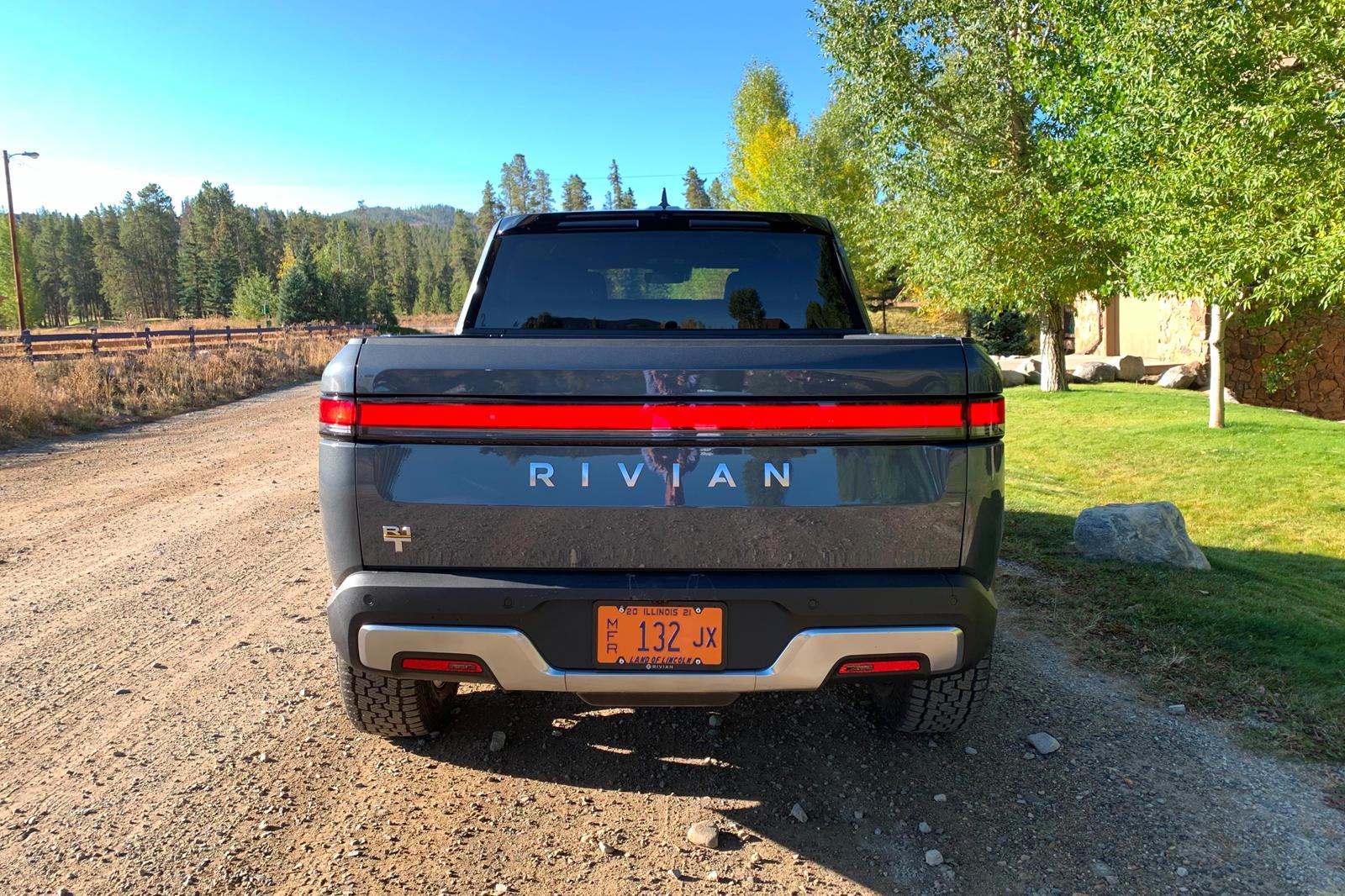 Rivian R1T R1S El CAP GRANITE Rivian Photos Rivian R1T El Cap Granite color 3
