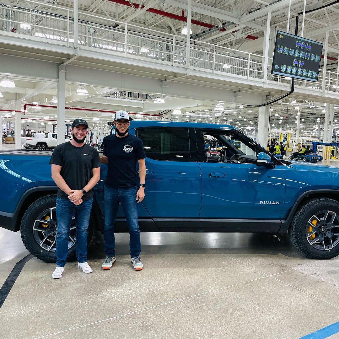 Rivian R1T R1S RIVIAN BLUE Rivian Photos 243379609_565045201400368_6790551990084243150_n