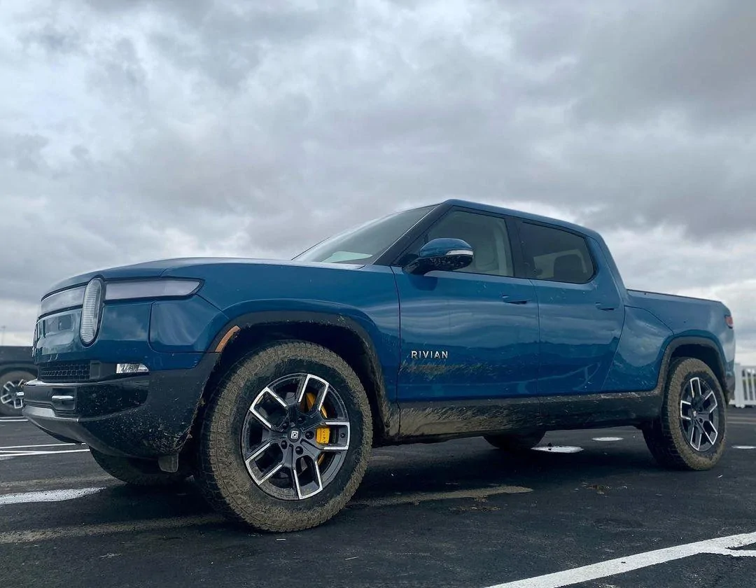 Rivian R1T R1S RIVIAN BLUE Rivian Photos 243298972_3009453329314793_6400009317868780883_n