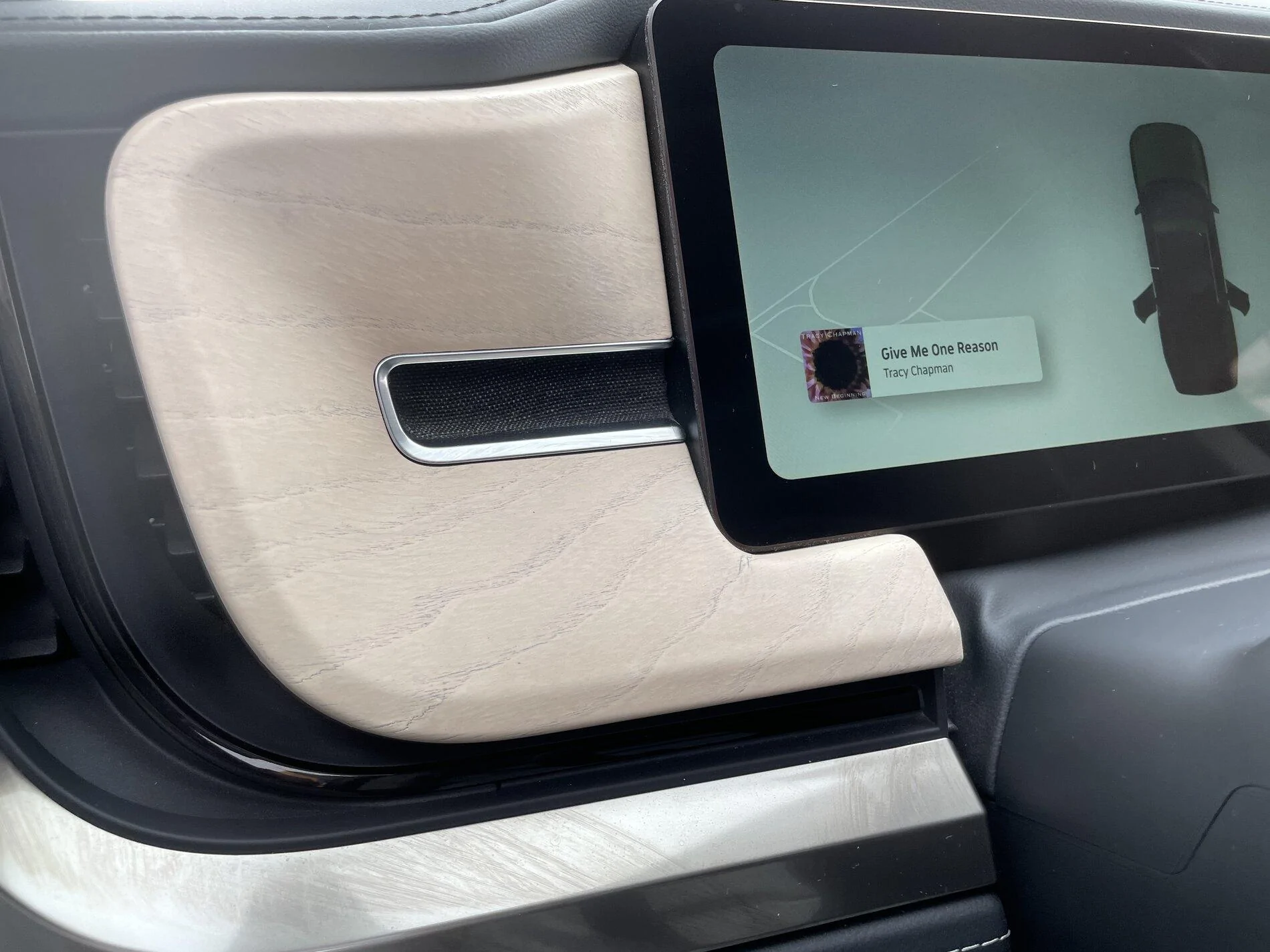 Rivian R1T R1S Did they change the wood in Ocean Coast interior? 43D619FE-6CD7-4230-B209-DEEBBCDBA6B0