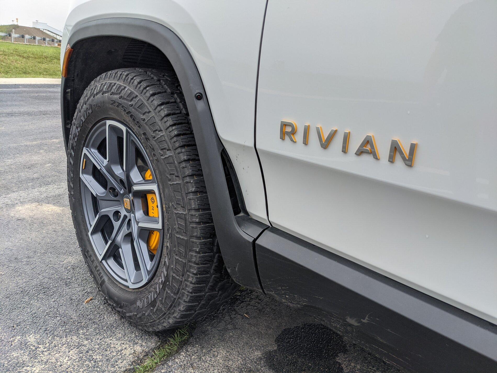 Rivian R1T R1S Photos and observations from First Mile Event with R1T PXL_20211002_143921144.MP