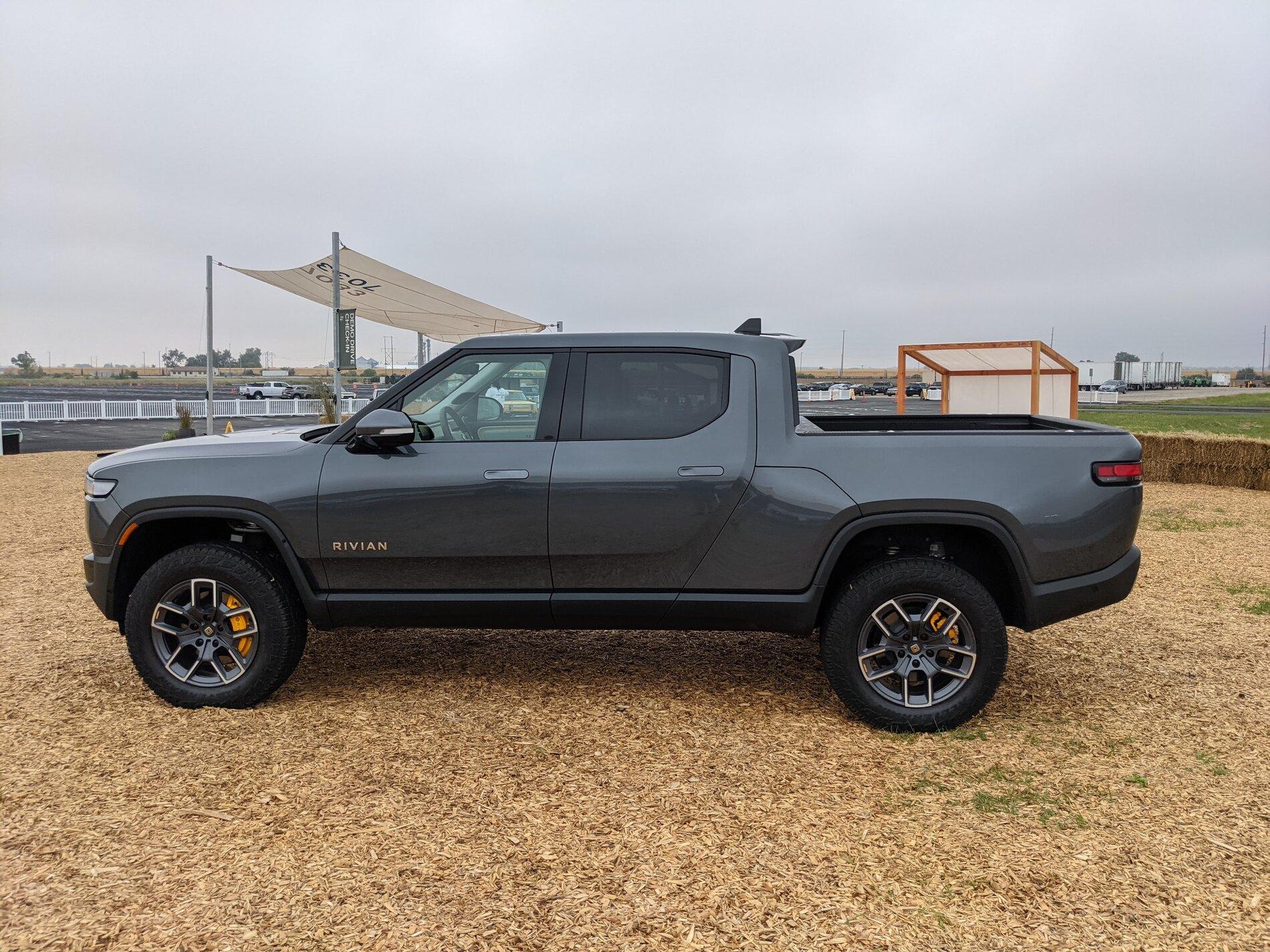 Rivian R1T R1S El CAP GRANITE Rivian Photos pxl_20211002_154051574-mp-