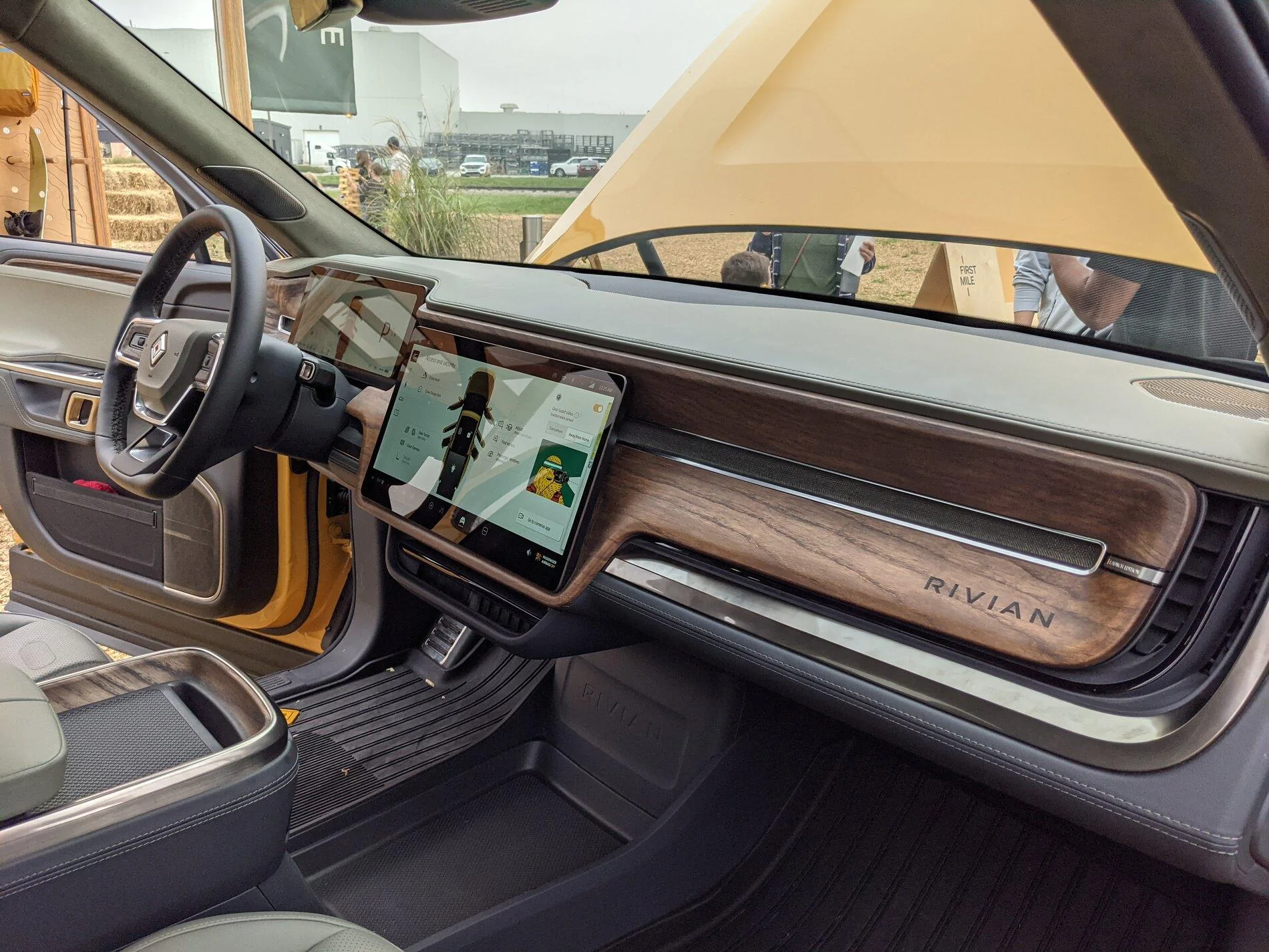 Rivian R1T R1S FOREST EDGE Rivian Interior Photos pxl_20211002_152557891-mp-jpg