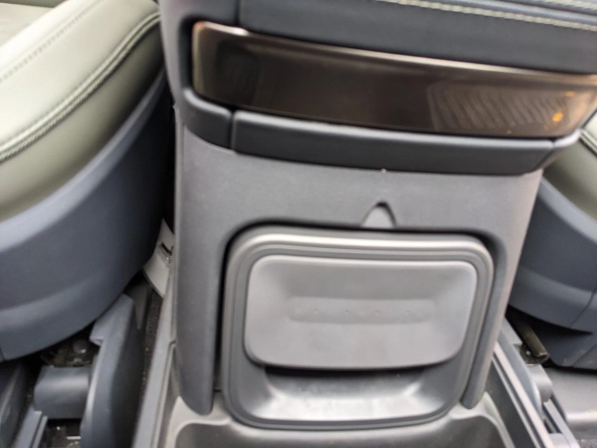 Rivian R1T R1S FOREST EDGE Rivian Interior Photos pxl_20211002_152538760-mp-jpg