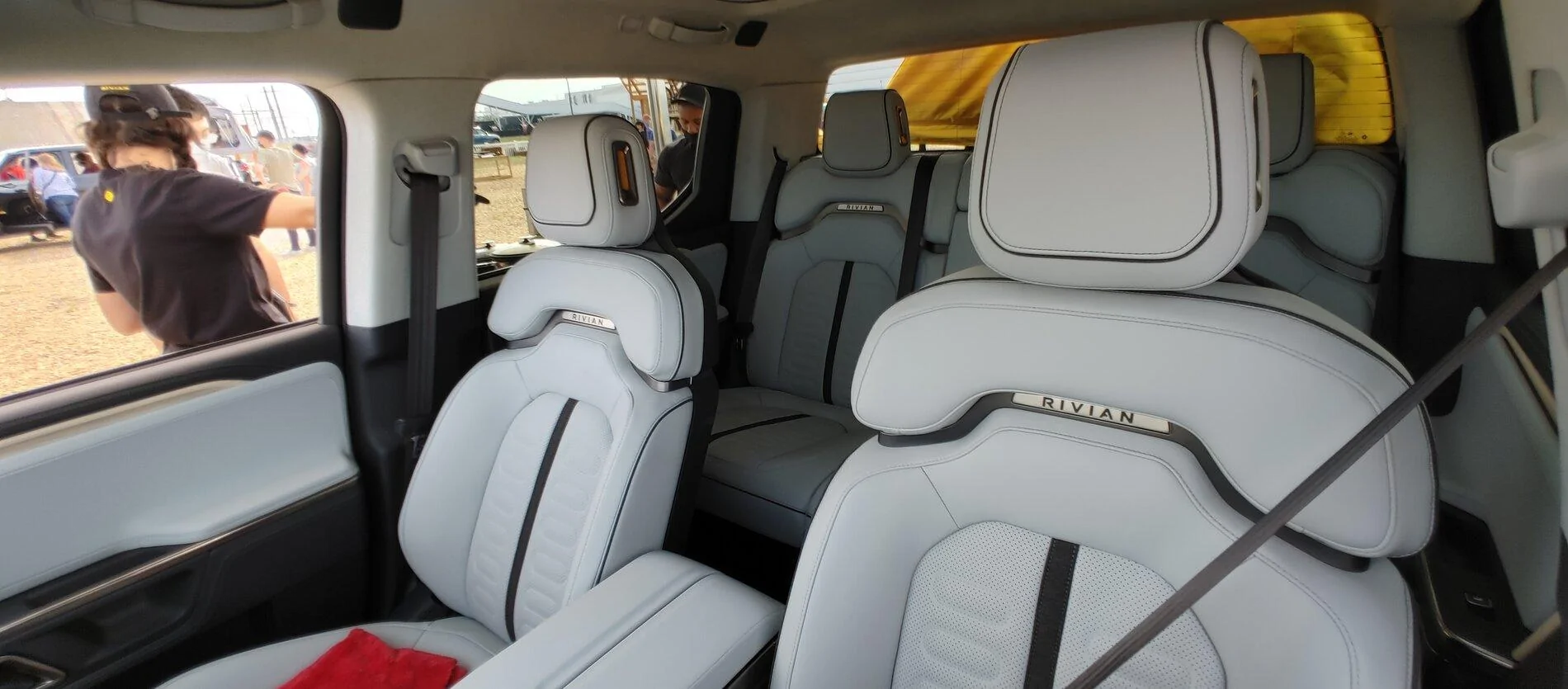 Rivian R1T R1S OCEAN COAST Rivian Interior Photos 1001211520_HDR