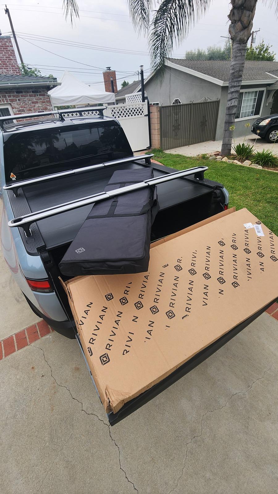 Rivian R1T R1S WTB: R1T Manual Tonneau Cover 20230922_164054