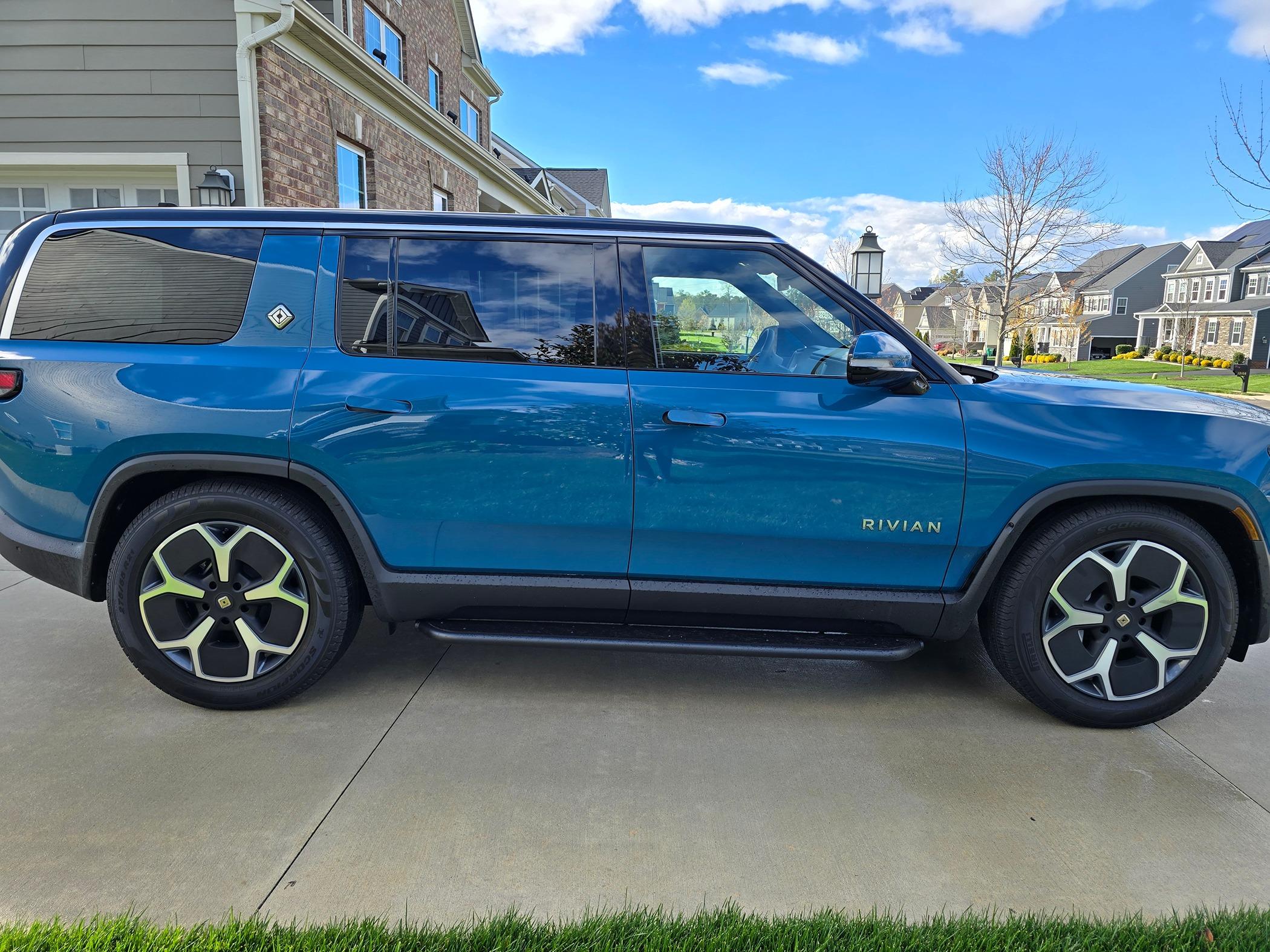 Rivian R1T R1S Rivian service experience with running boards? 20240404_163540