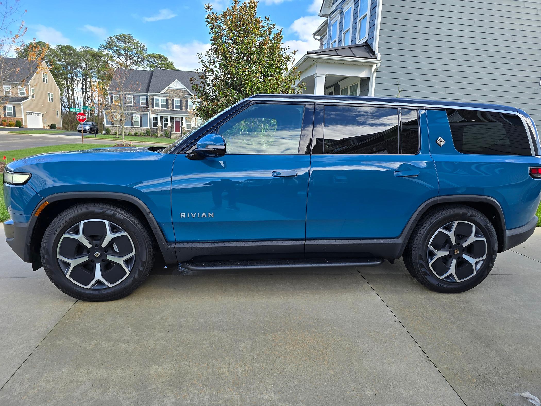 Rivian R1T R1S Rivian service experience with running boards? 20240404_163519