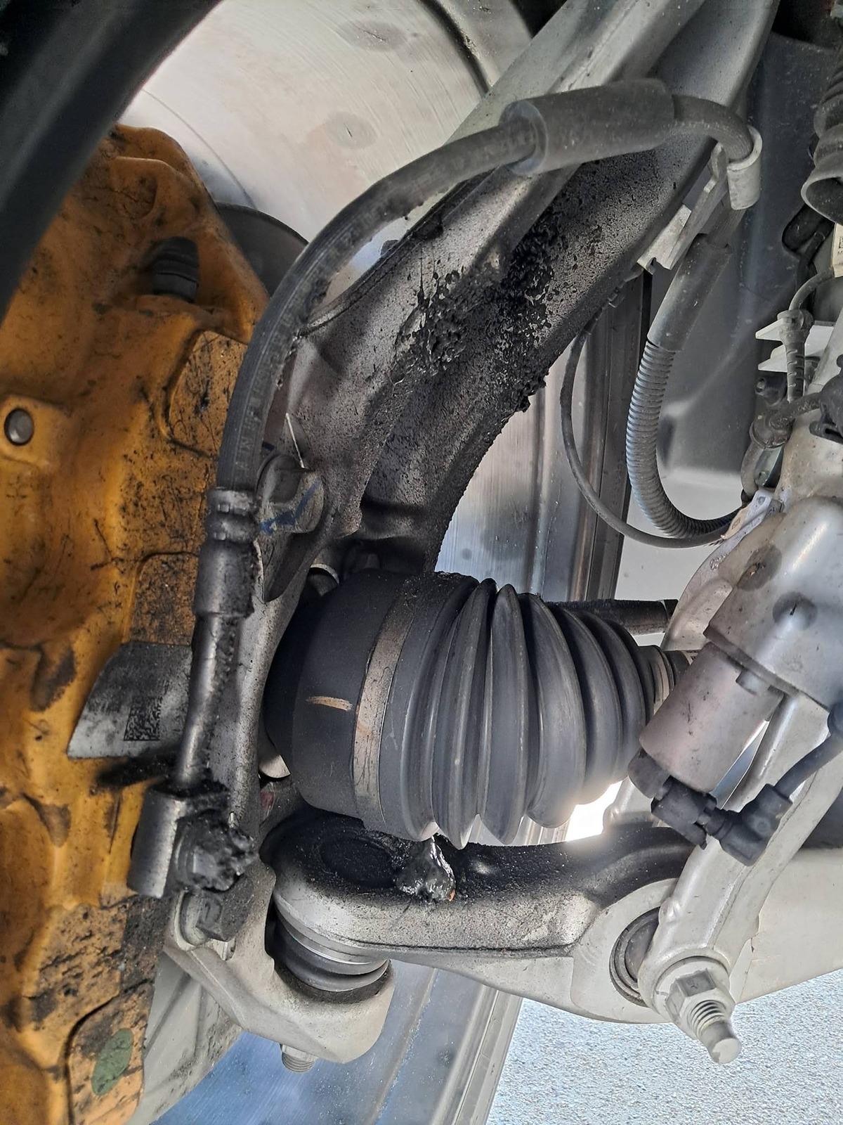 Rivian R1T R1S cv boot leaking. boot_leak