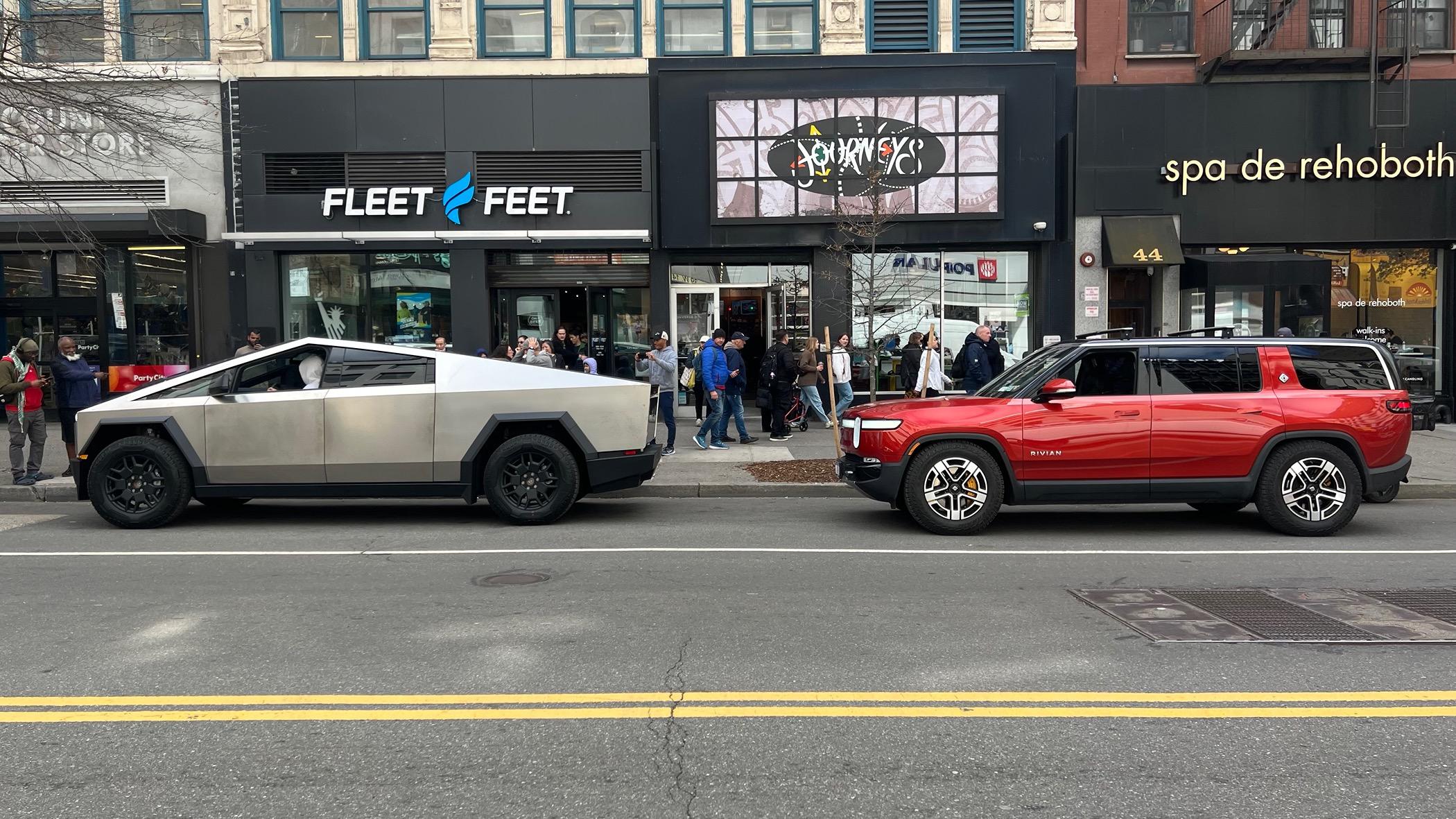 Rivian R1T R1S Cybertrucks in the wild - quick comment IMG_5599