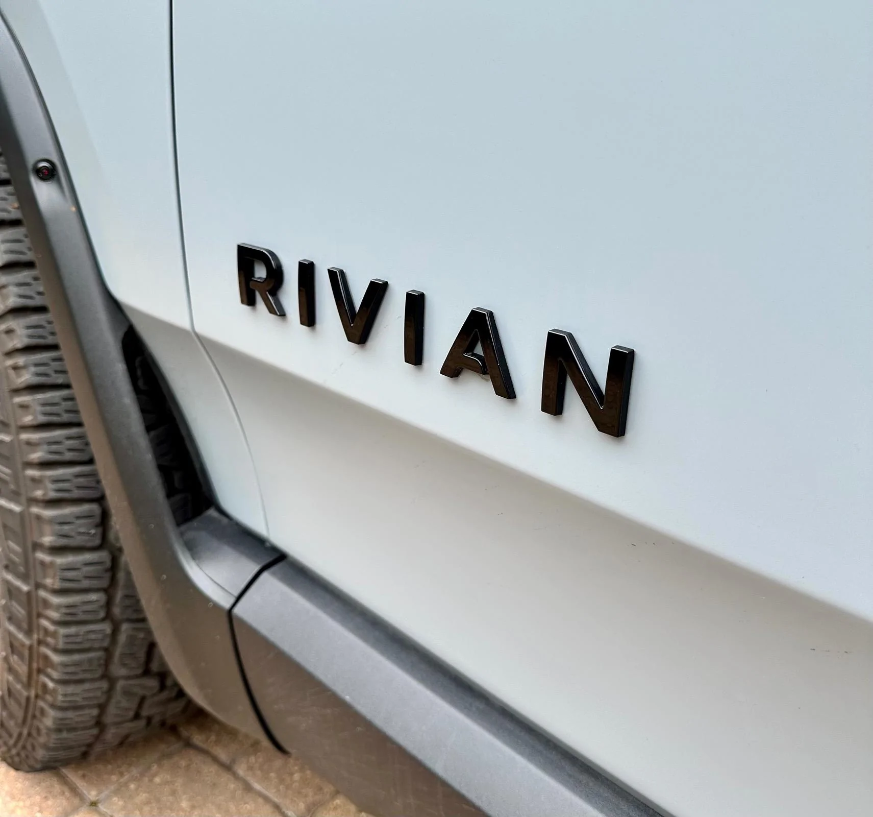 Rivian R1T R1S LIMESTONE R1T Photos IMG_3244