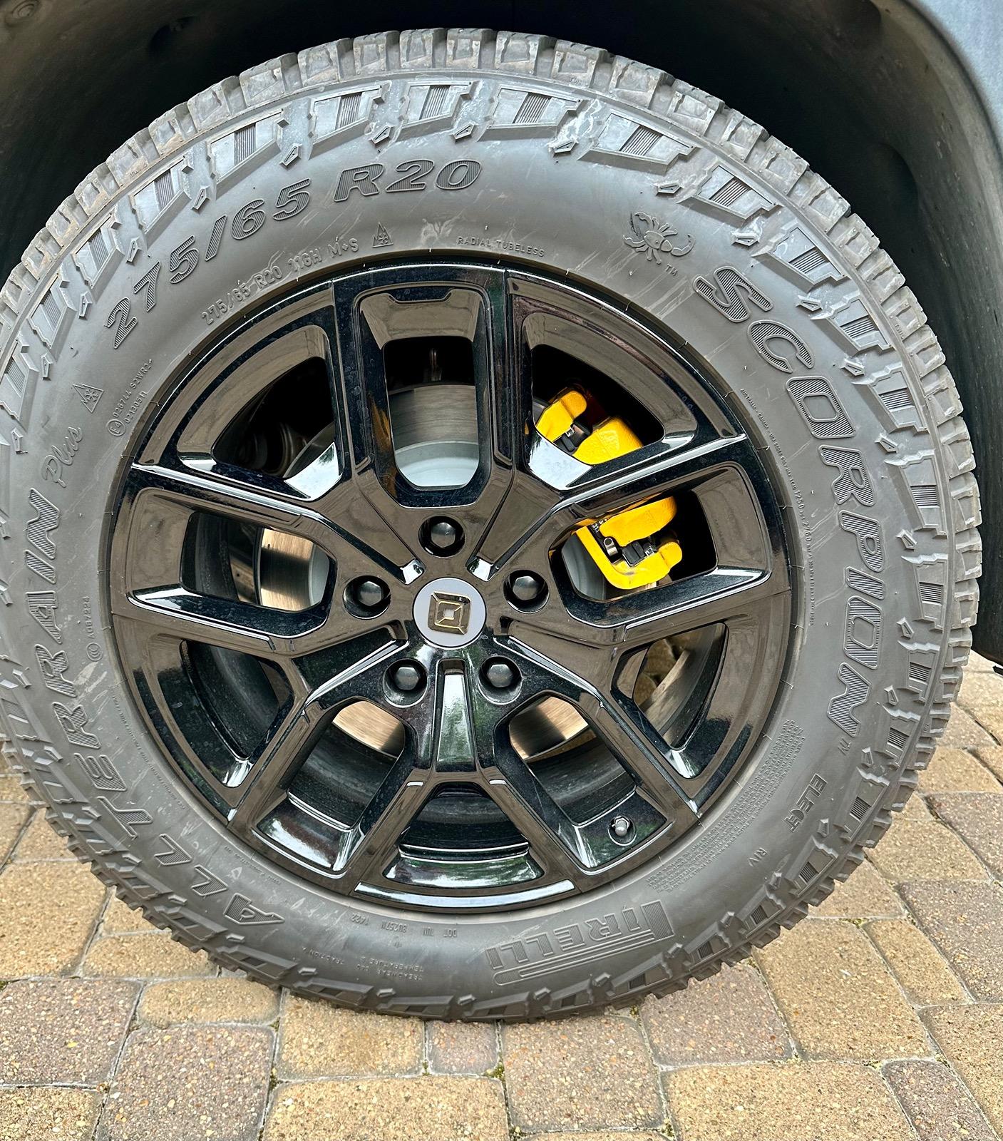 Rivian R1T R1S LIMESTONE R1T Photos IMG_3243