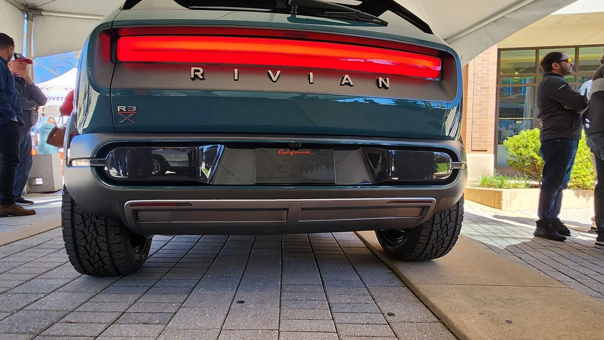 Rivian R1T R1S R2 / R3 event in Bloomington? (Update w/ Trib article) Tires and stanc