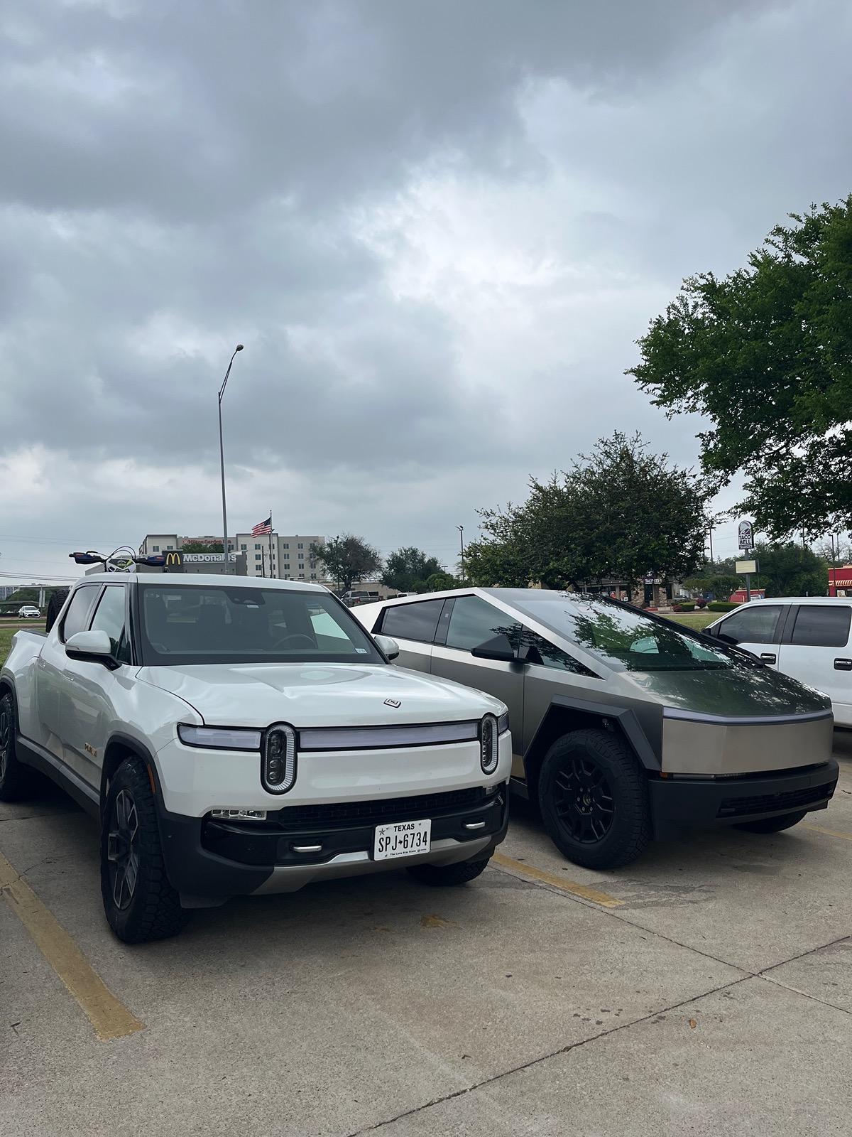 Rivian R1T R1S Cybertrucks in the wild - quick comment IMG_5586