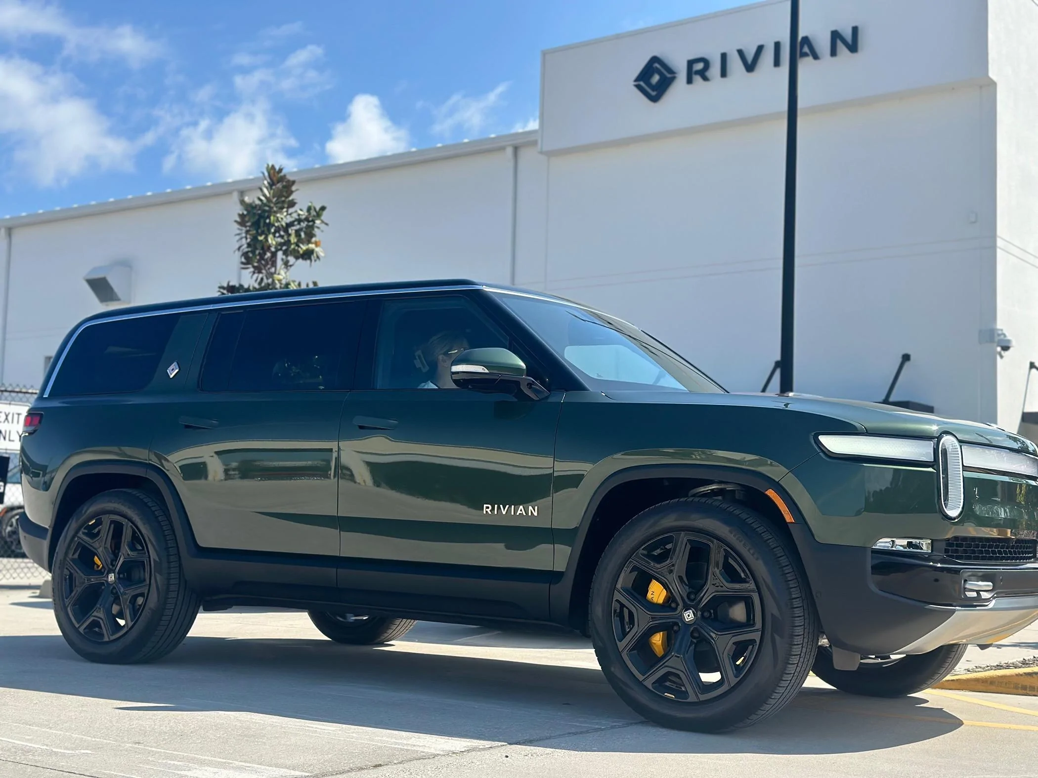 Rivian R1T R1S Random Rivian Photos of the Day - Post Yours! 📸 IMG_8884