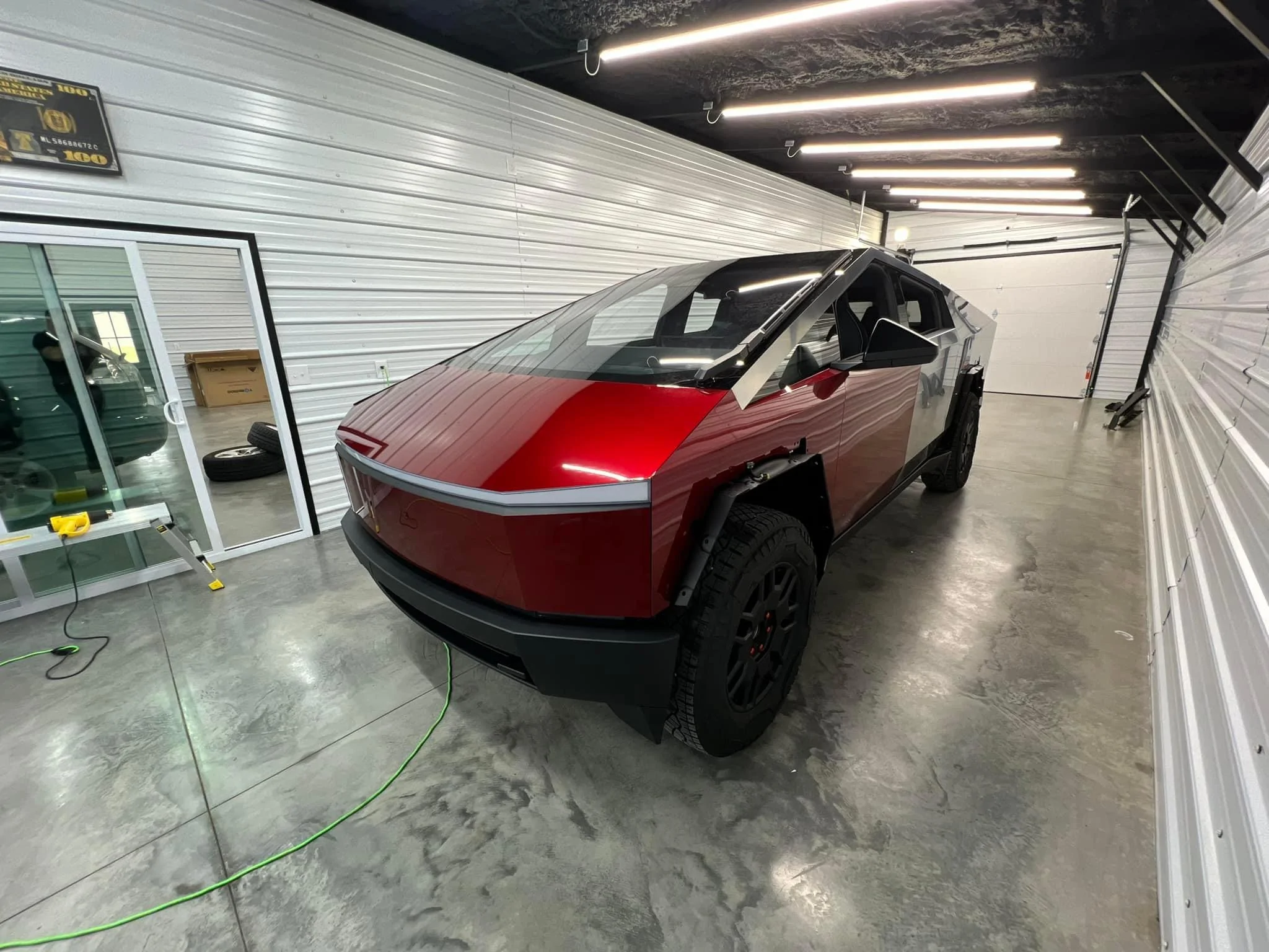 Rivian R1T R1S Cybertrucks in the wild - quick comment IMG_1716
