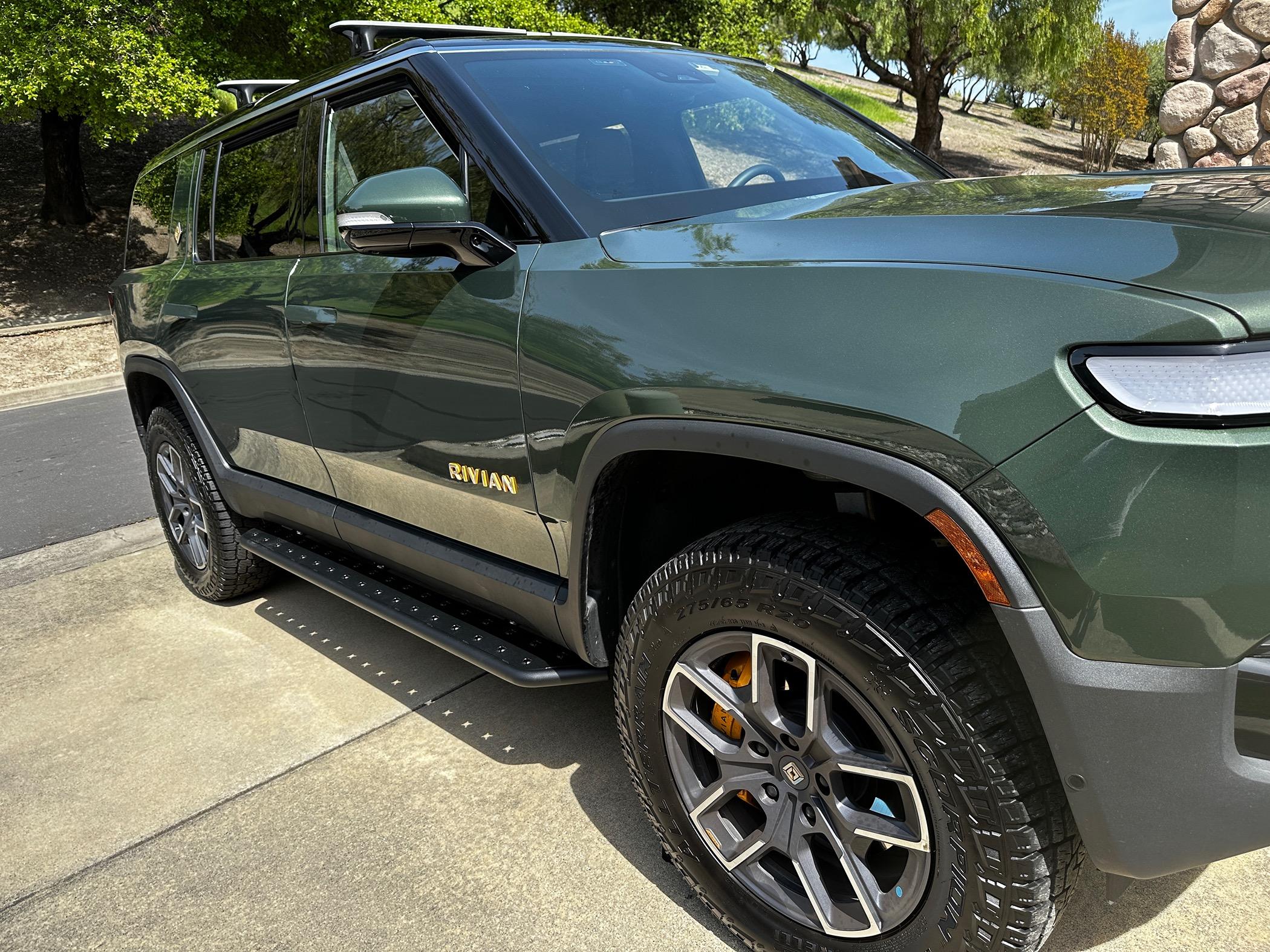 Rivian R1T R1S RealWheels EV Stainless Steel Running Boards IMG_7762.JPG