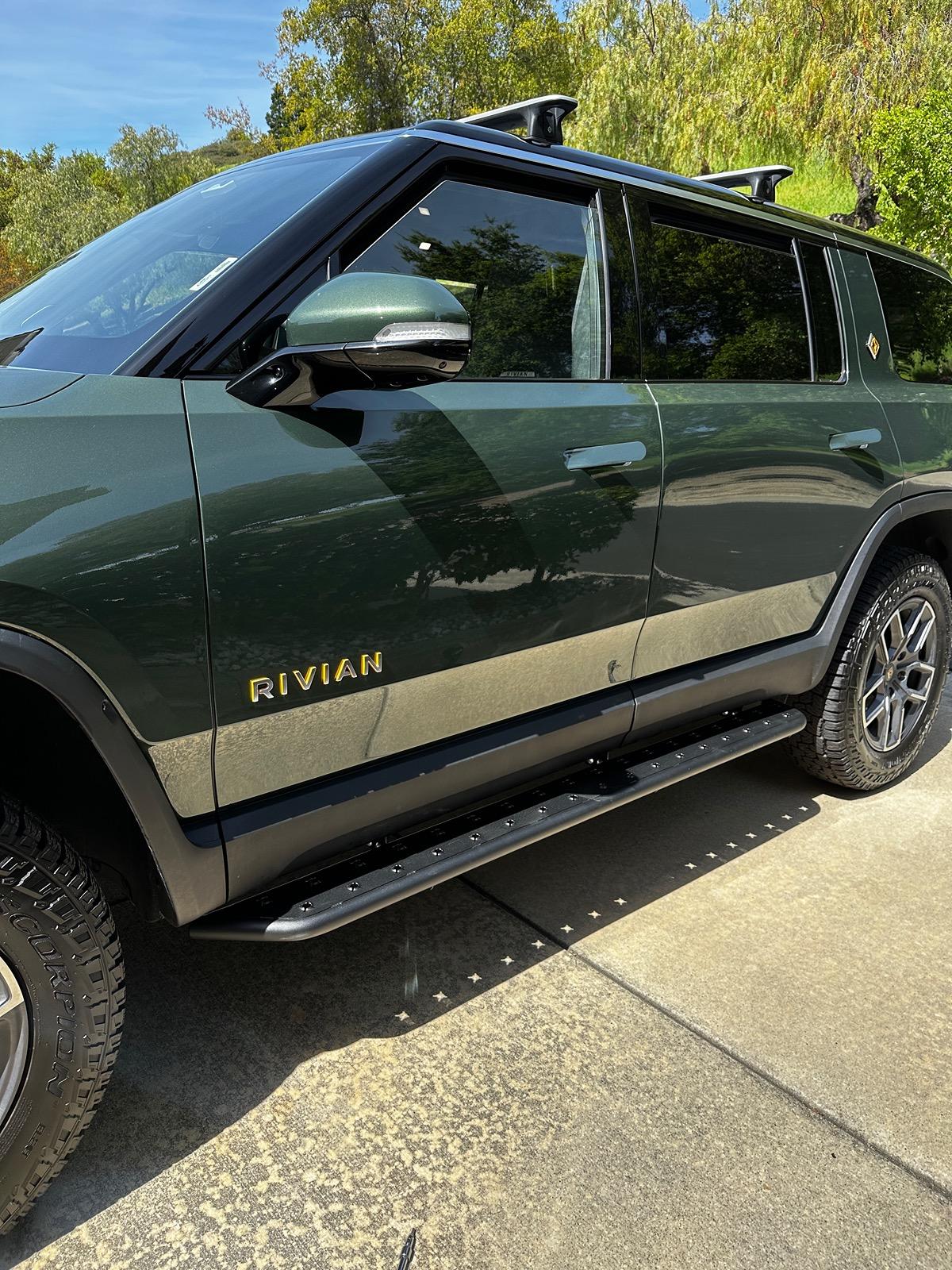 Rivian R1T R1S RealWheels EV Stainless Steel Running Boards IMG_7759.JPG