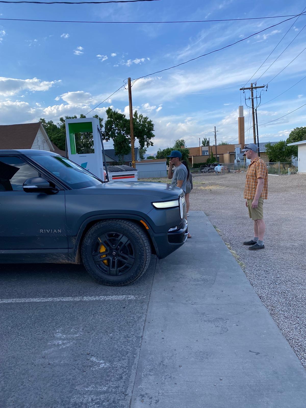 Rivian R1T R1S Post your Stealth PPF Pics to help us decide! IMG_2632