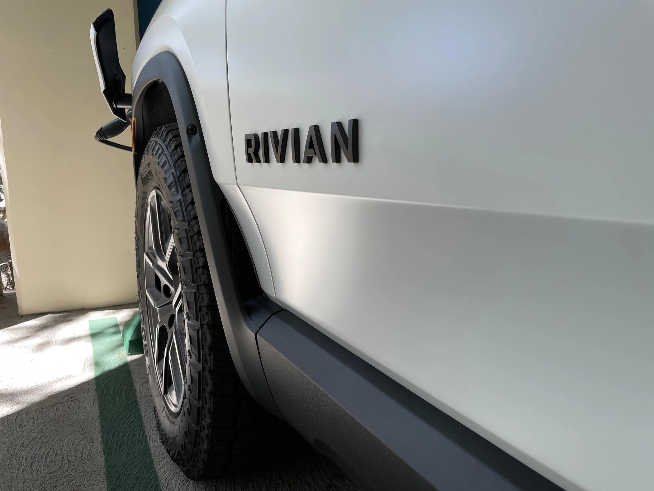 Rivian R1T R1S Post your Stealth PPF Pics to help us decide! IMG_9425