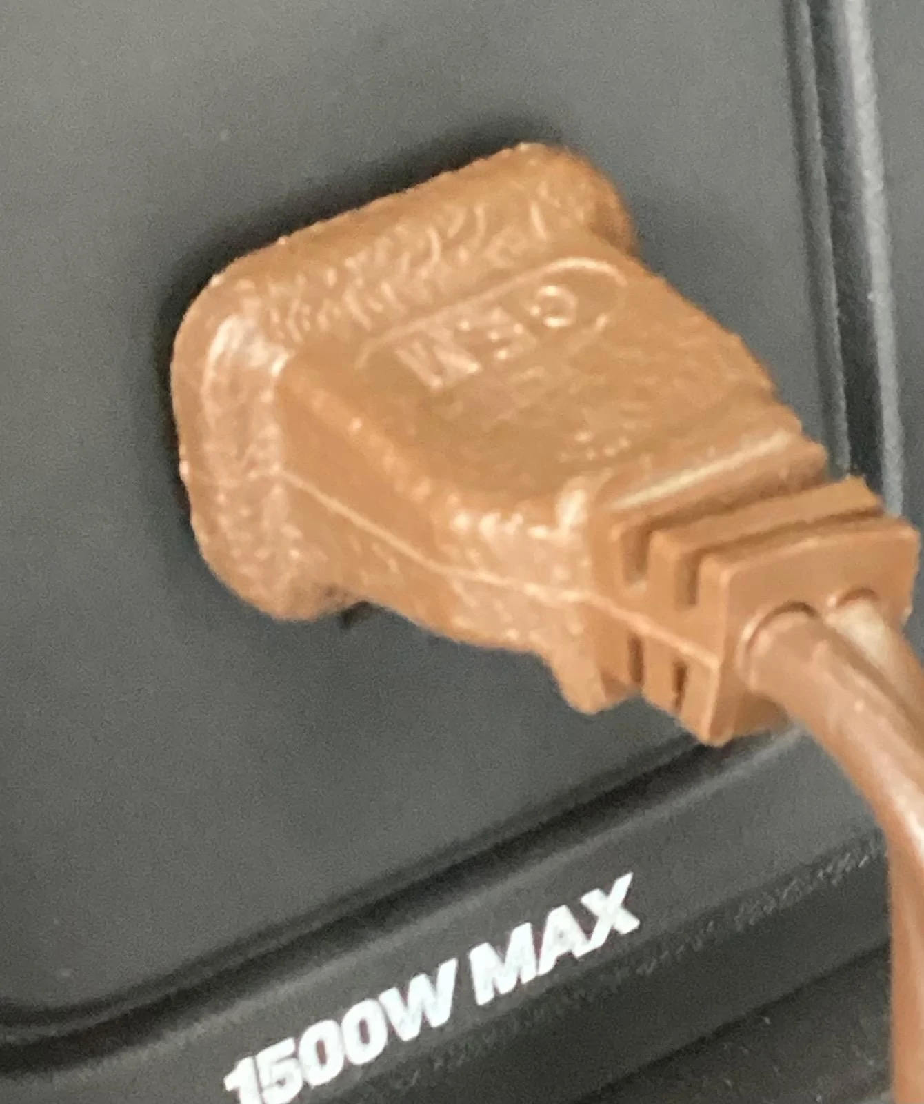 Rivian R1T R1S Inverter is non polarized. Can't insert stuff 11FB11B5-8BAD-4627-9D4B-F5B668DFB7F7