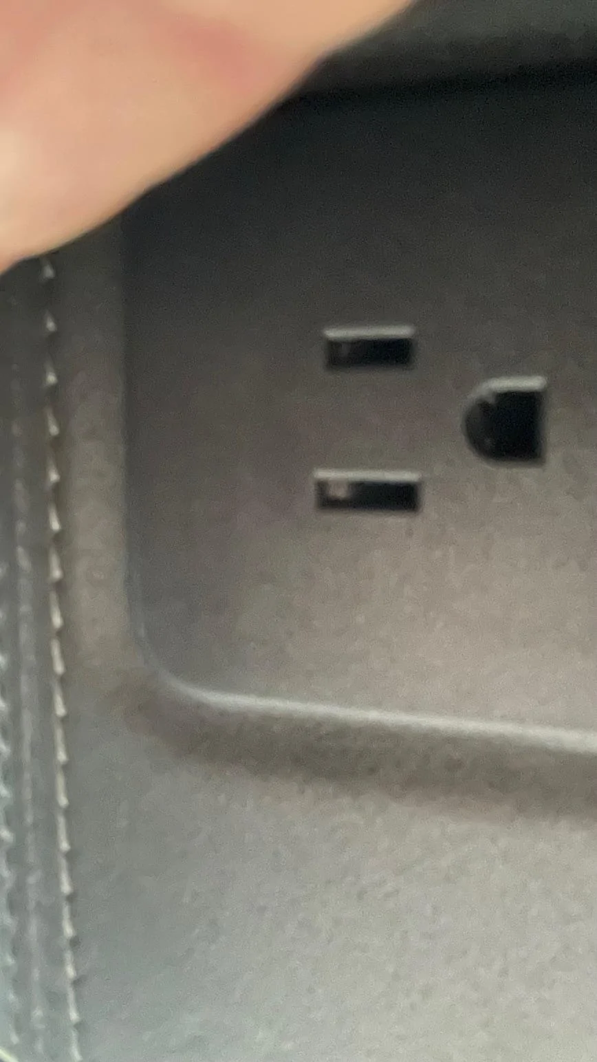 Rivian R1T R1S Inverter is non polarized. Can't insert stuff IMG_9093