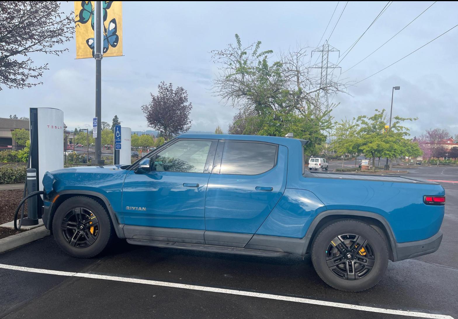 Rivian R1T R1S Charging at Tesla’s V4 SuperCharger w/ A2Z Typhoon adapter IMG_0095