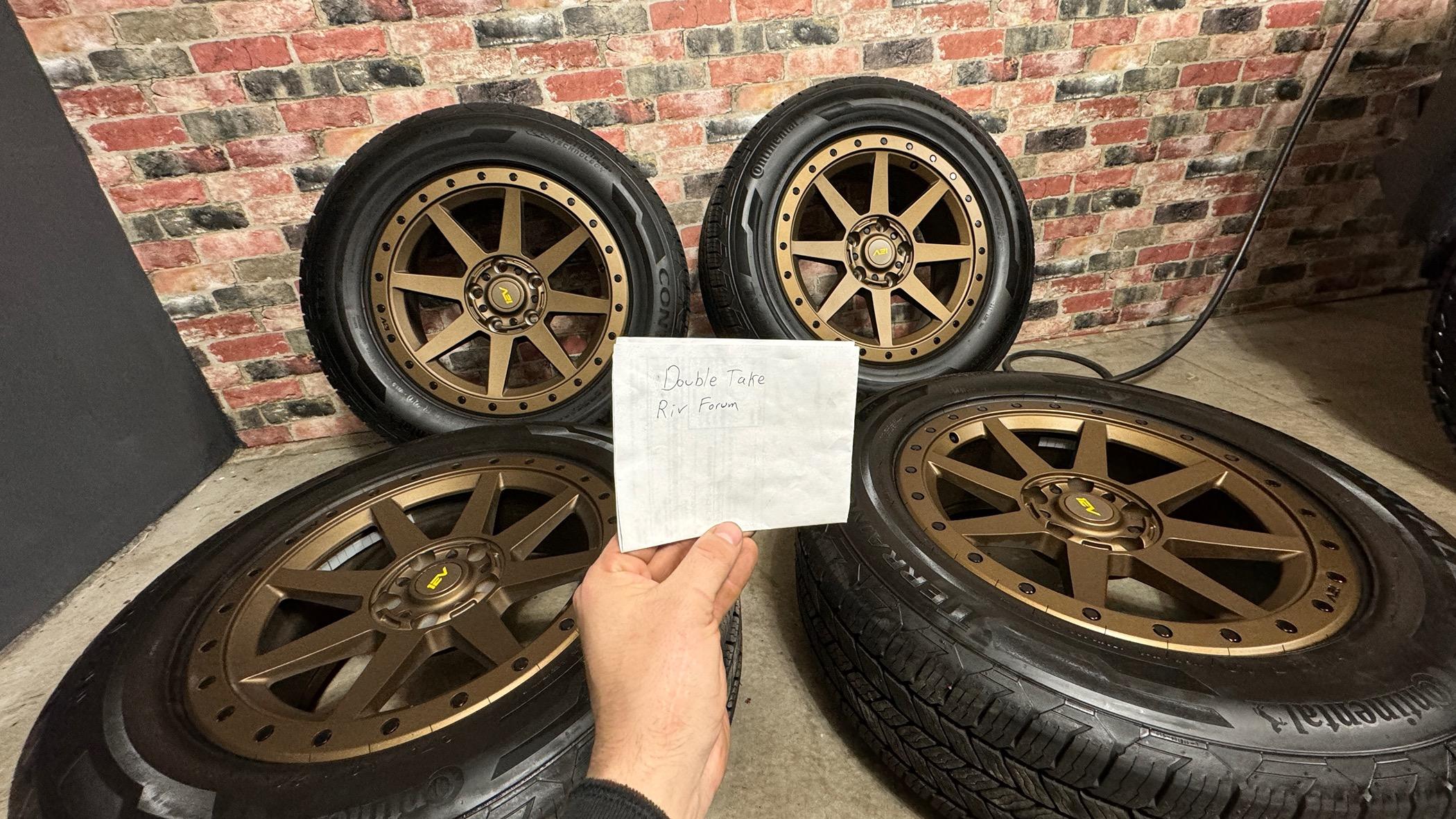 Rivian R1T R1S F/S R800 Wheel/tire combo IMG_0908