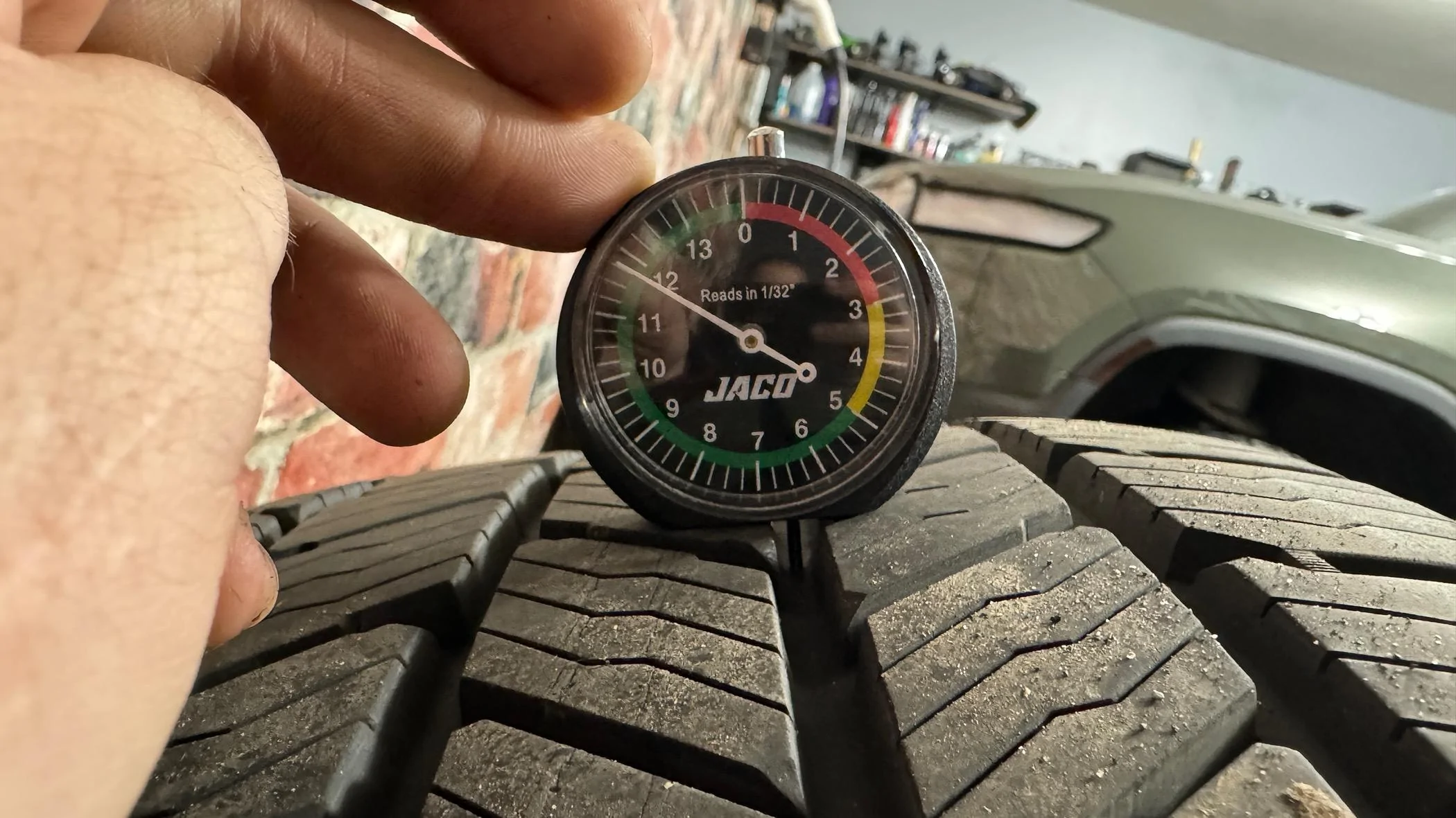 Rivian R1T R1S F/S R800 Wheel/tire combo IMG_0910