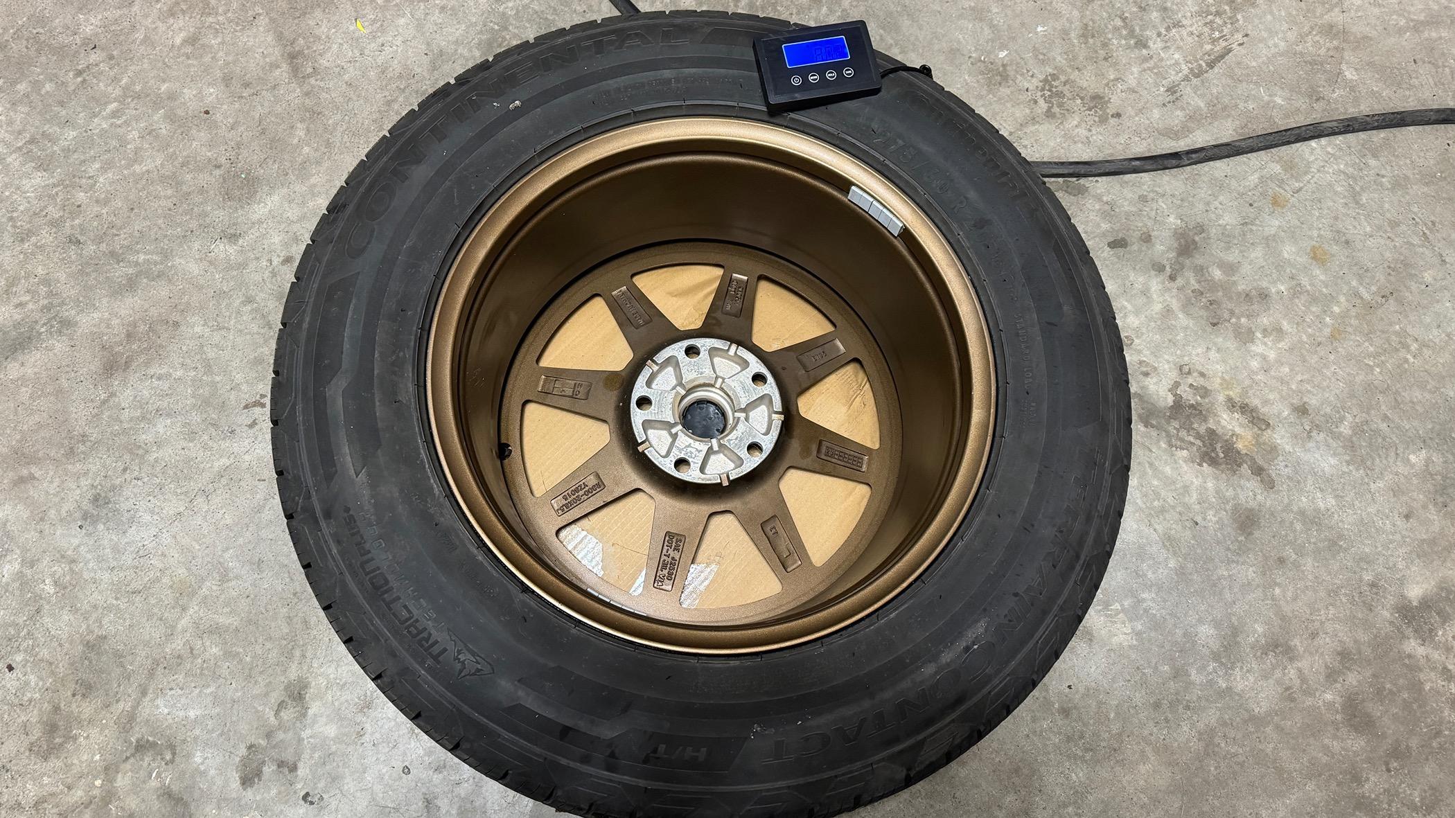 Rivian R1T R1S F/S R800 Wheel/tire combo IMG_0907