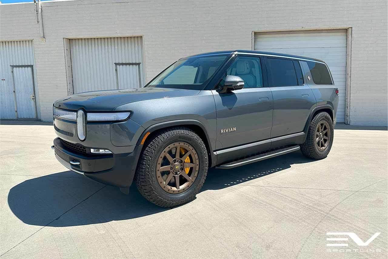 Rivian R1T R1S R1S running boards recommendations? cig-cozy-gallery-12584kZZ-el-cap-granite-rivian-r1s-running-board-triple-slot-1-xxl (1)