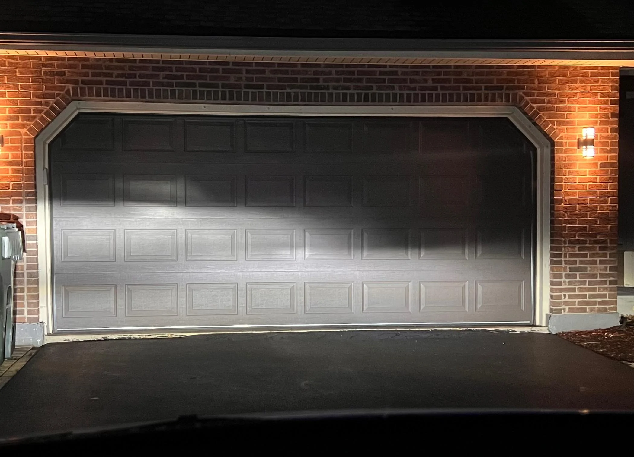 Wacky headlight pattern? | Rivian Forum - R1T R1S R2 R3 News, Specs ...