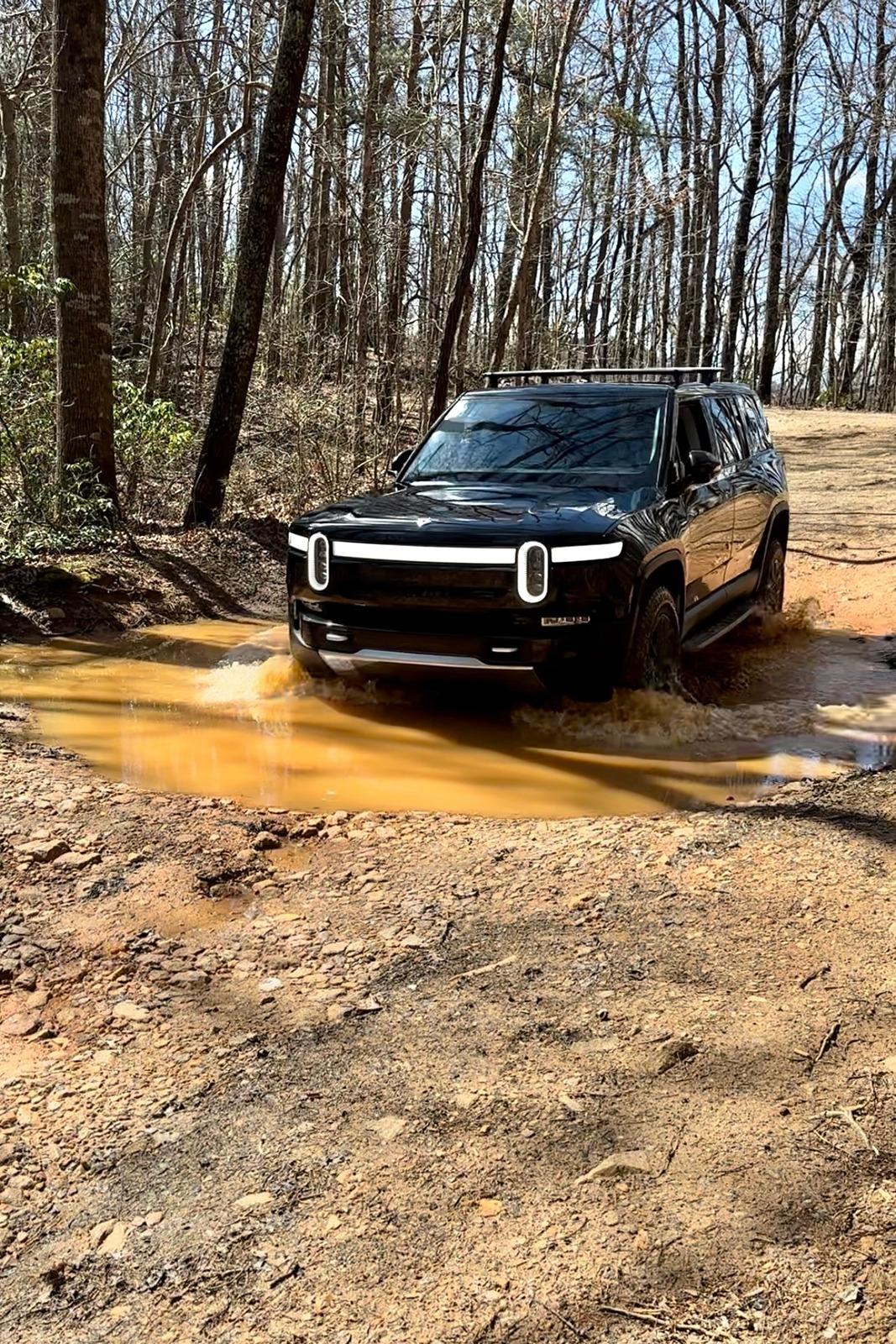 Rivian R1T R1S ATL_R1S Midnight Black Build IMG_1972