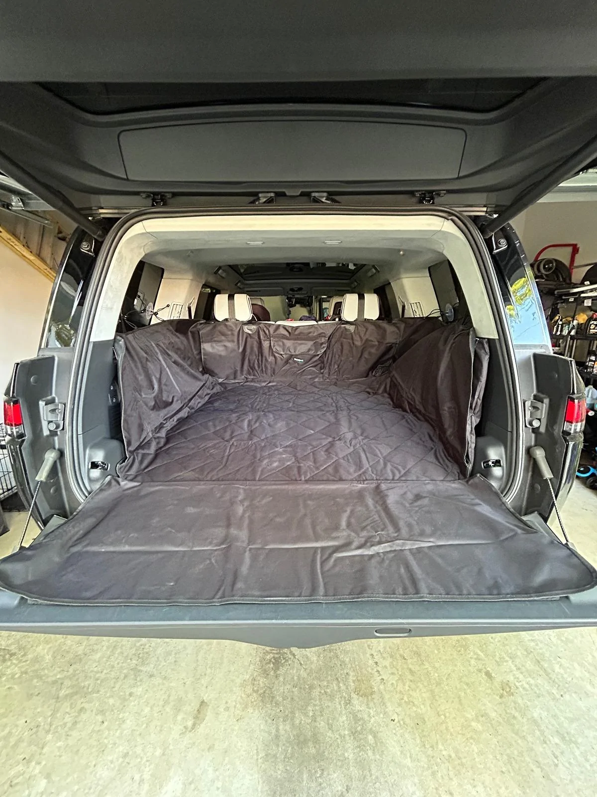 Rivian R1T R1S ATL_R1S Midnight Black Build IMG_2301