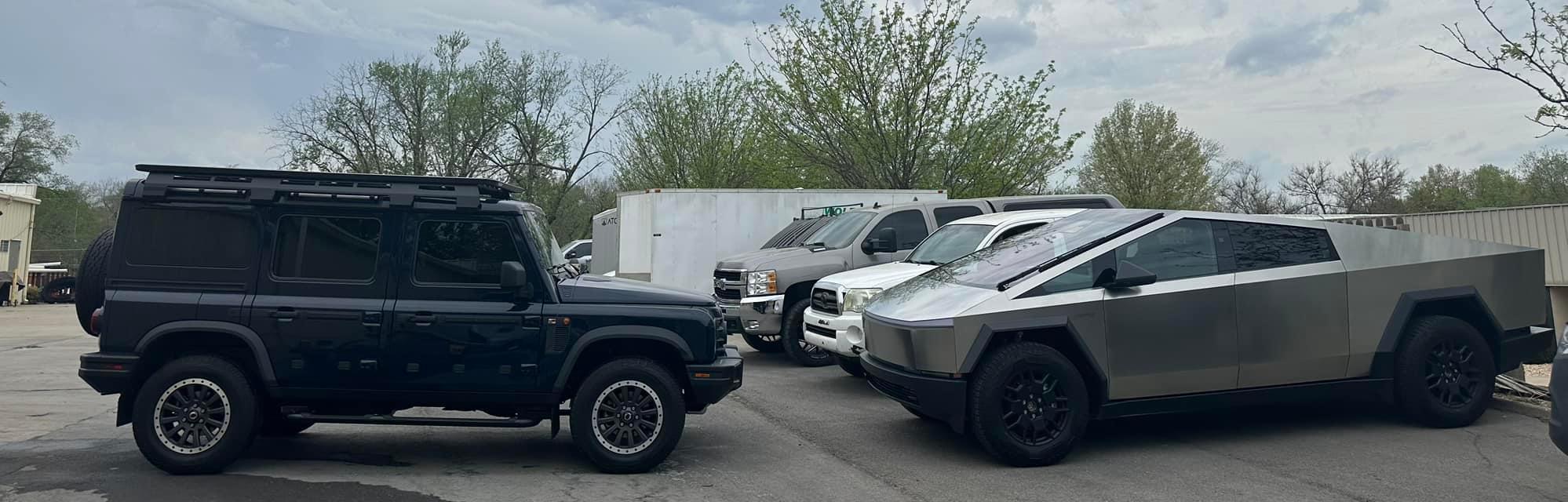 Rivian R1T R1S Cybertoy versus Grenny IMG_3955.JPG
