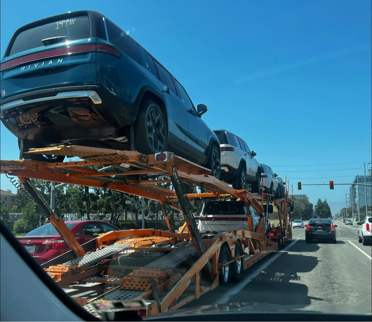 Rivian R1T R1S R1S Delivery is Finally Here! Need tips, suggestions! 361649062_10159072201176442_8547051689968478466_n