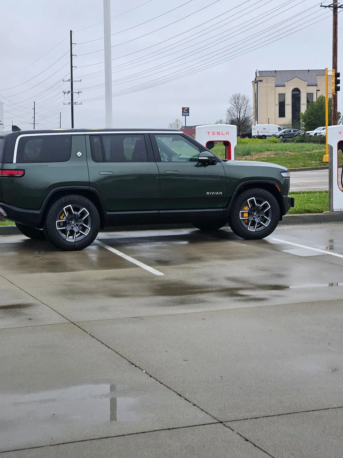 Rivian R1T R1S Strategic ways not to block two Tesla stations 1000003678