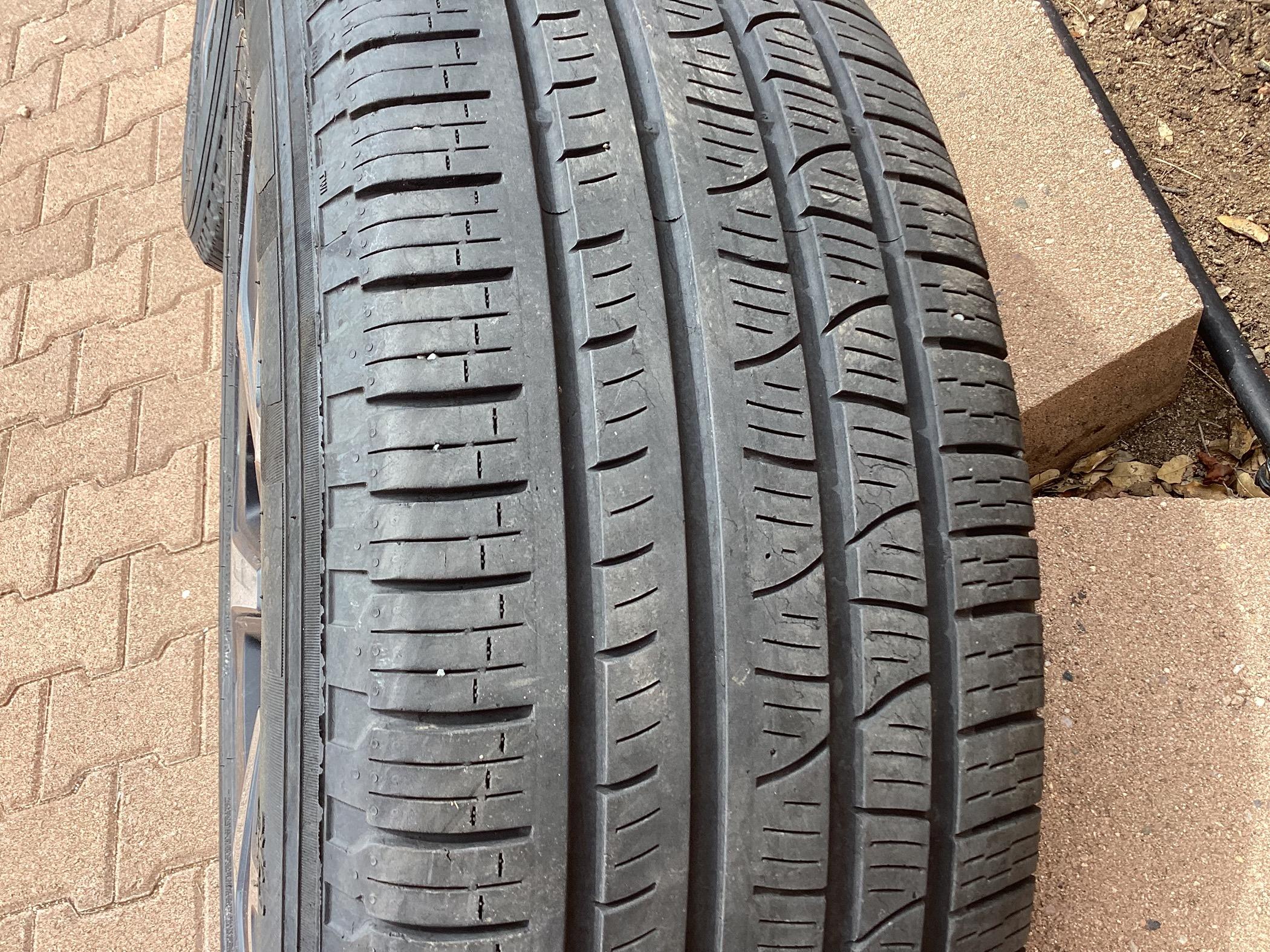 Rivian R1T R1S 21” Tires & Wheels $700 IMG_0175