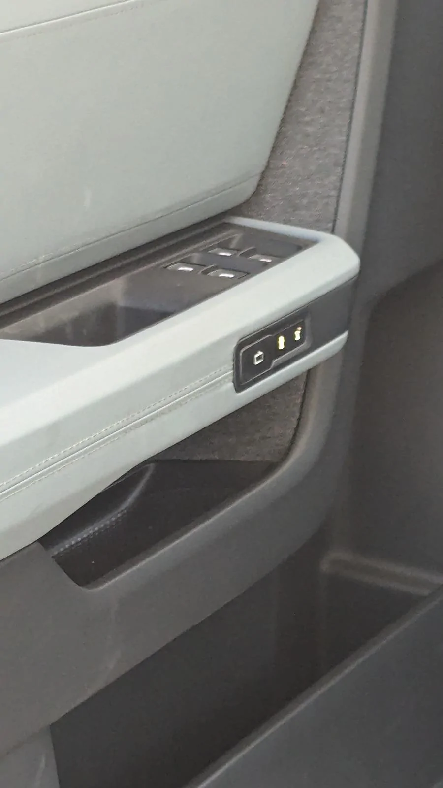 Rivian R1T R1S R2 and R3X visit San Jose (photos, reactions, tire sizes) 1000010481