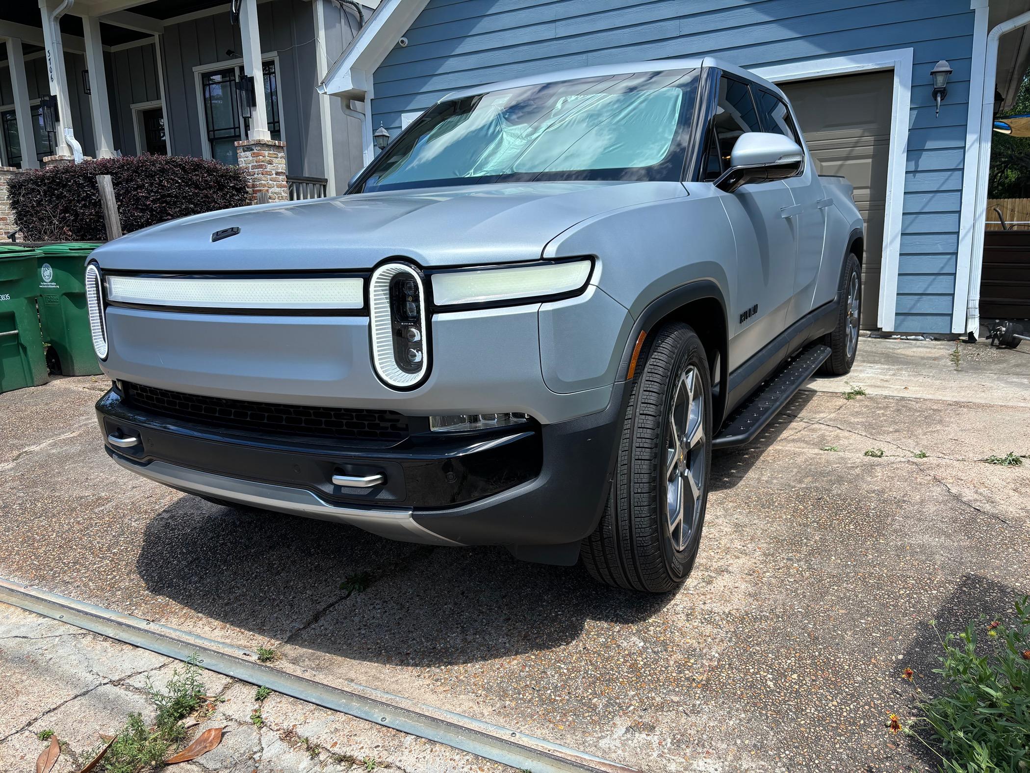 Rivian R1T R1S RealWheels EV Stainless Steel Running Boards IMG_2842