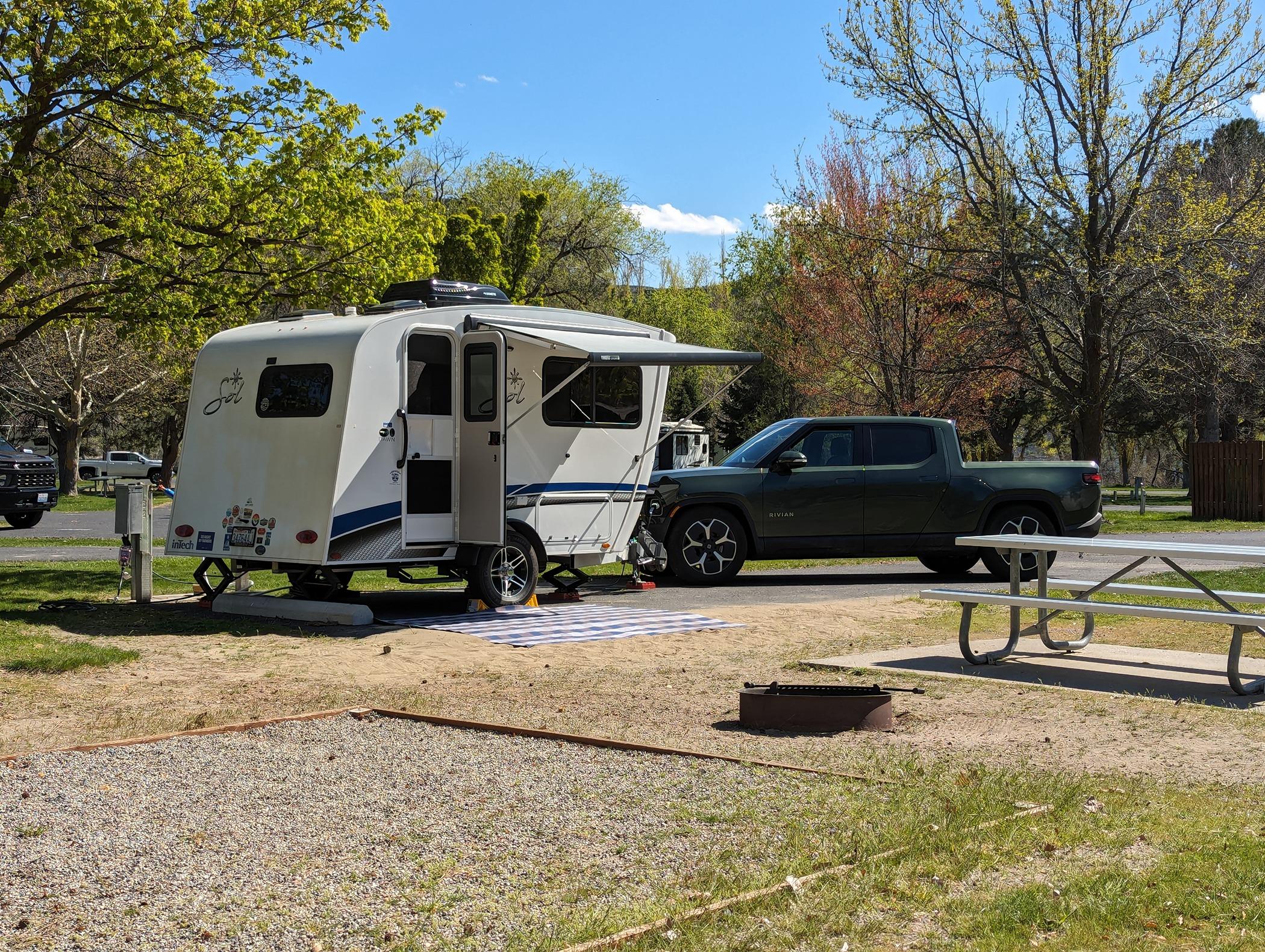 Rivian R1T R1S R1T towing an inTech Sol Dawn PXL_20240419_214132769