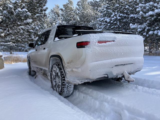 Rivian R1T R1S 22s looking for pictures! Toyos - 1